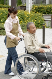 車いす完備
